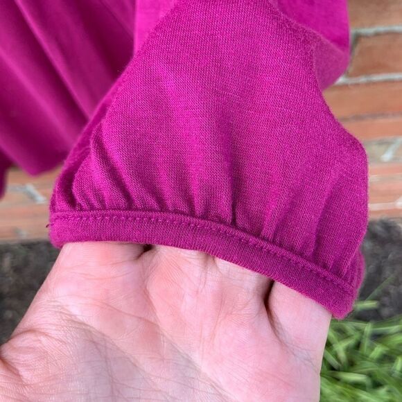 𝅺Flowy Top w/ Neck Detail - Picture 5 of 5